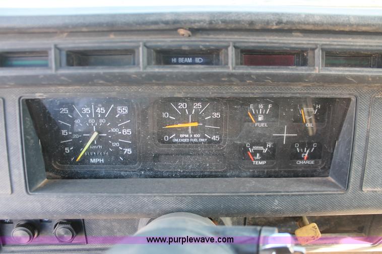 image for item H8296 1995 Ford F700 dump truck