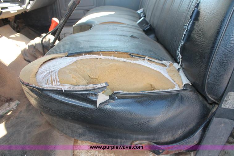 image for item H8296 1995 Ford F700 dump truck