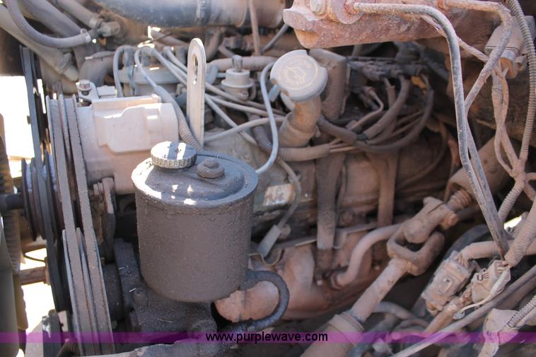 image for item H8296 1995 Ford F700 dump truck