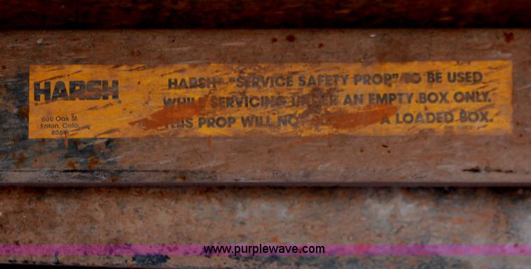 image for item H8296 1995 Ford F700 dump truck