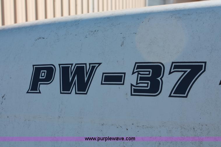 image for item H8296 1995 Ford F700 dump truck