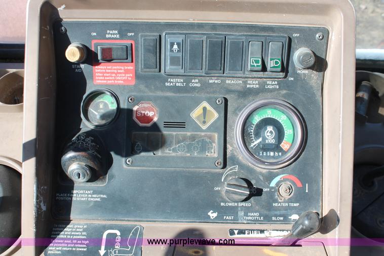 image for item H8297 1994 John Deere 310D backhoe