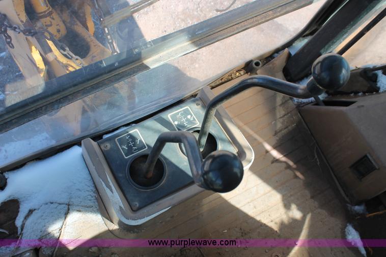 image for item H8297 1994 John Deere 310D backhoe