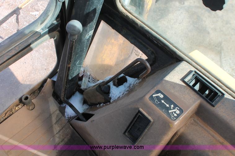 image for item H8297 1994 John Deere 310D backhoe