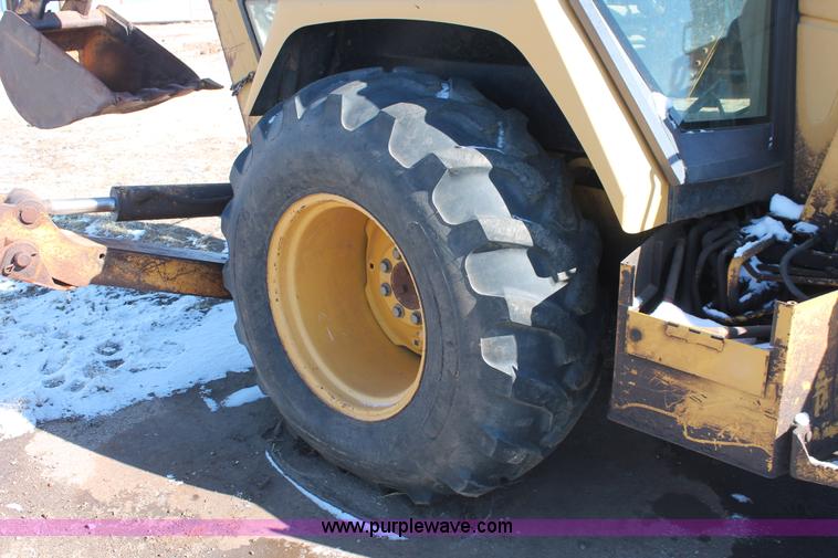 image for item H8297 1994 John Deere 310D backhoe