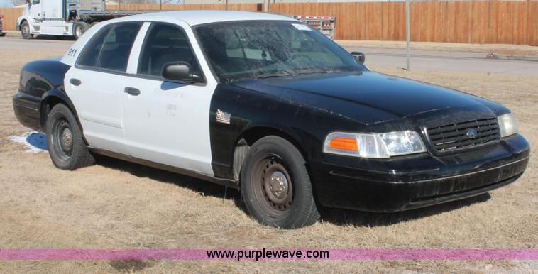 image for item H8298 2000 Ford Crown Victoria Police Interceptor