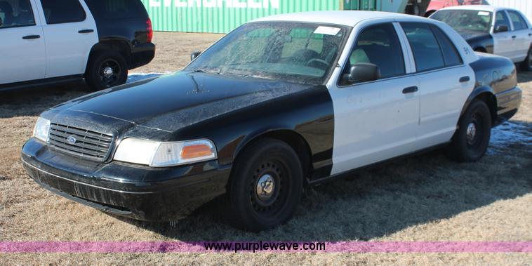 image for item H8298 2000 Ford Crown Victoria Police Interceptor