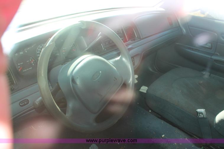 image for item H8298 2000 Ford Crown Victoria Police Interceptor