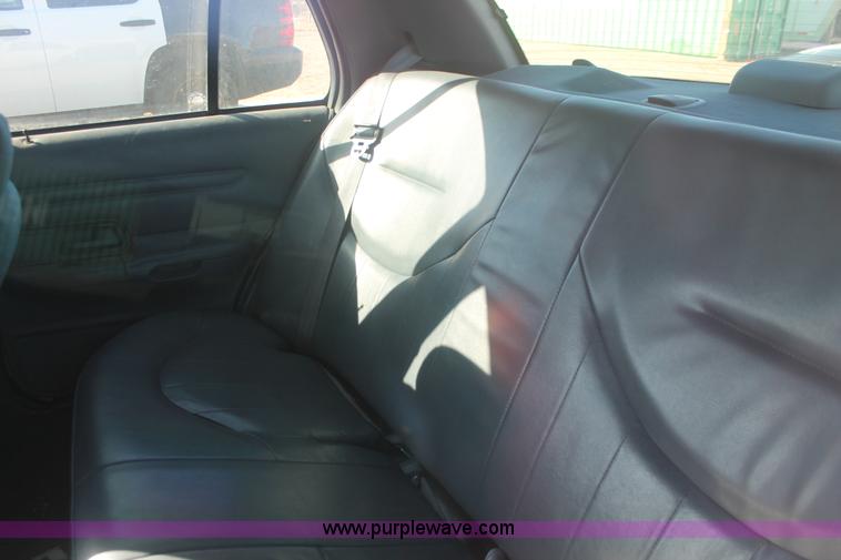 image for item H8298 2000 Ford Crown Victoria Police Interceptor