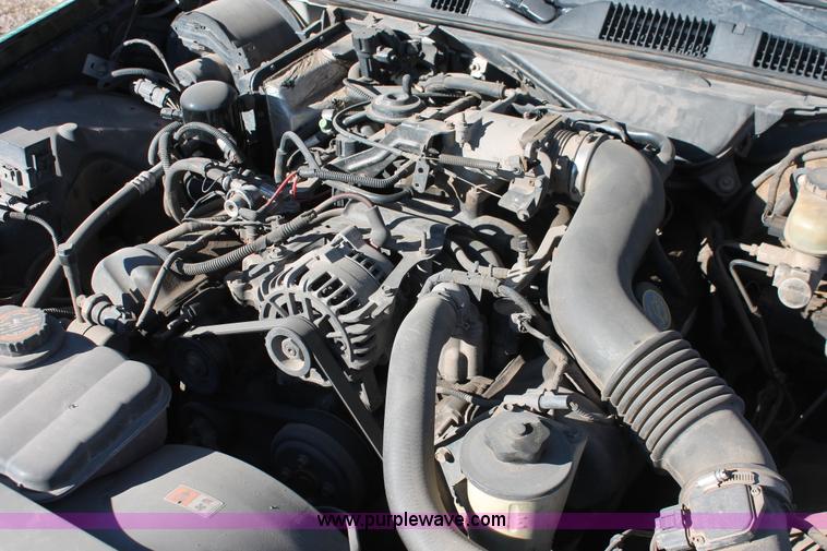 image for item H8298 2000 Ford Crown Victoria Police Interceptor