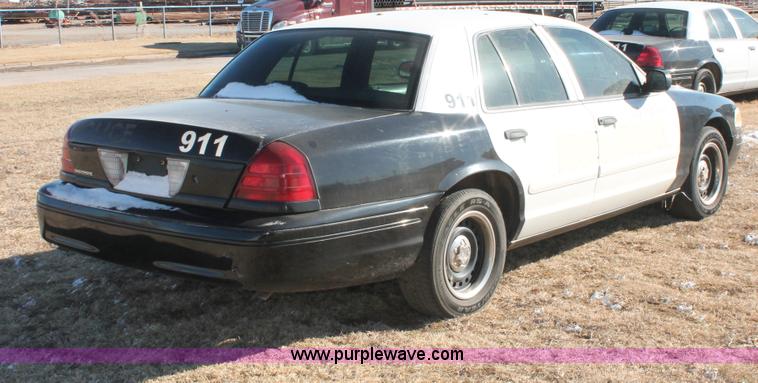 image for item H8299 2000 Ford Crown Victoria Police Interceptor
