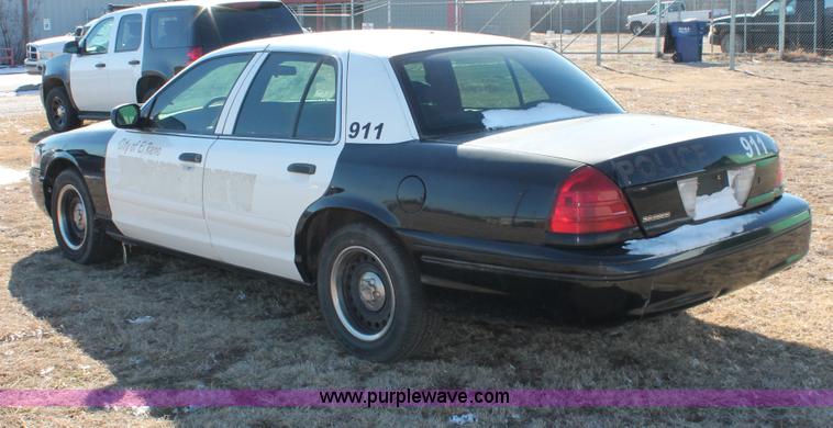 image for item H8299 2000 Ford Crown Victoria Police Interceptor