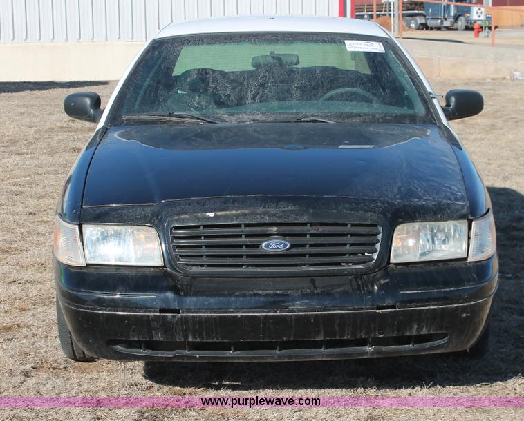 image for item H8299 2000 Ford Crown Victoria Police Interceptor