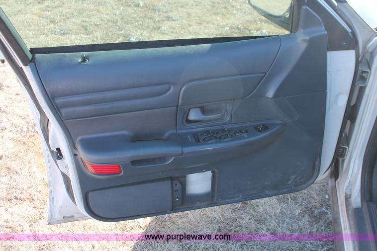 image for item H8299 2000 Ford Crown Victoria Police Interceptor