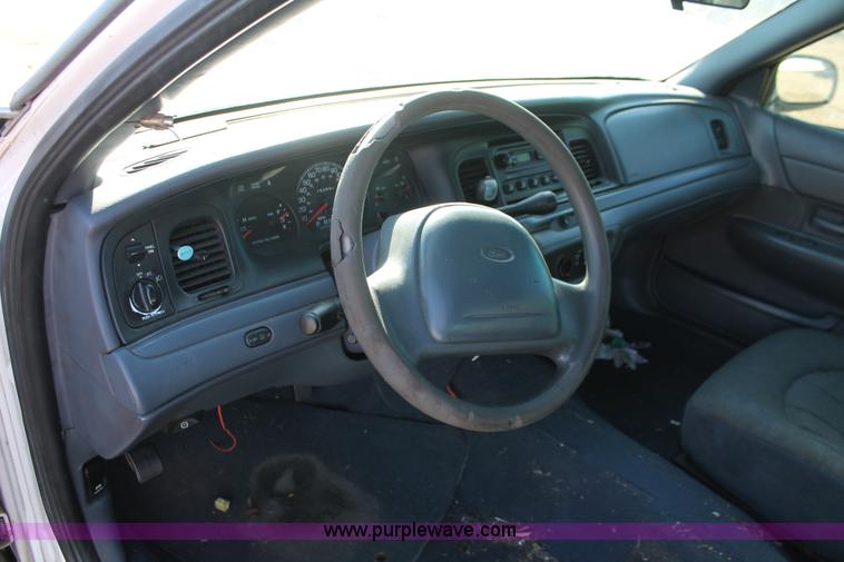 image for item H8299 2000 Ford Crown Victoria Police Interceptor
