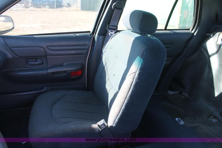 image for item H8299 2000 Ford Crown Victoria Police Interceptor