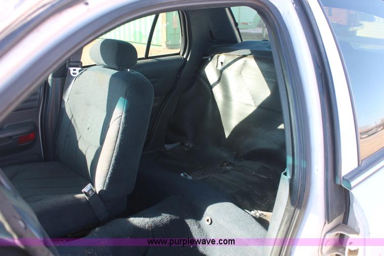 image for item H8299 2000 Ford Crown Victoria Police Interceptor