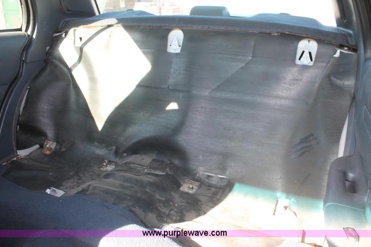 image for item H8299 2000 Ford Crown Victoria Police Interceptor