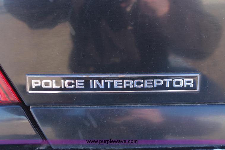 image for item H8299 2000 Ford Crown Victoria Police Interceptor