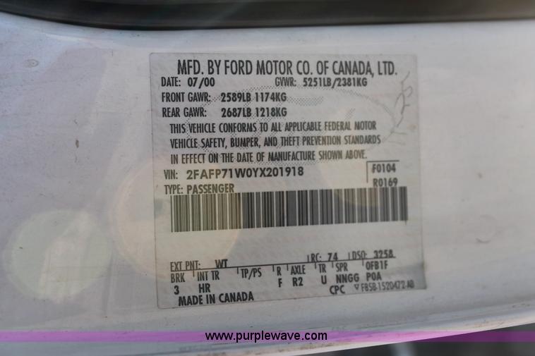 image for item H8299 2000 Ford Crown Victoria Police Interceptor