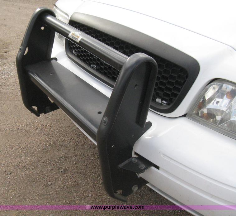 image for item I5606 2004 Ford Crown Victoria Police Interceptor