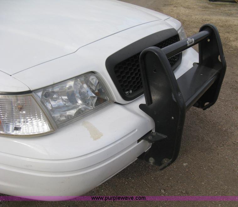 image for item I5606 2004 Ford Crown Victoria Police Interceptor