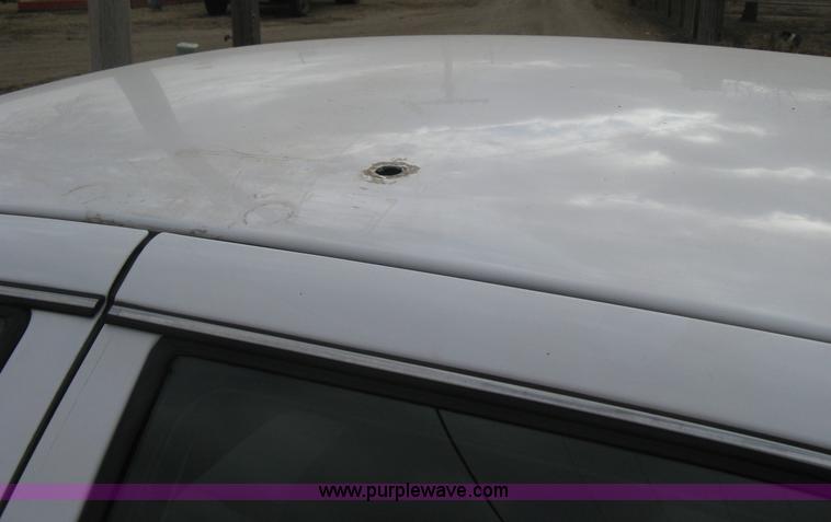 image for item I5606 2004 Ford Crown Victoria Police Interceptor