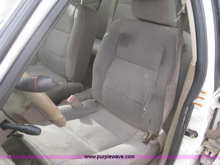 image for item I5606 2004 Ford Crown Victoria Police Interceptor