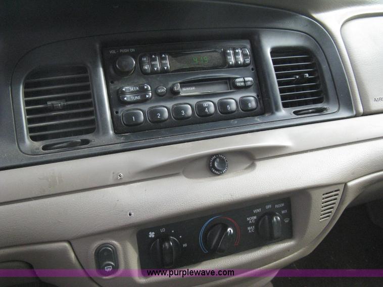 image for item I5606 2004 Ford Crown Victoria Police Interceptor