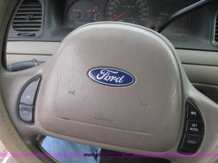 image for item I5606 2004 Ford Crown Victoria Police Interceptor