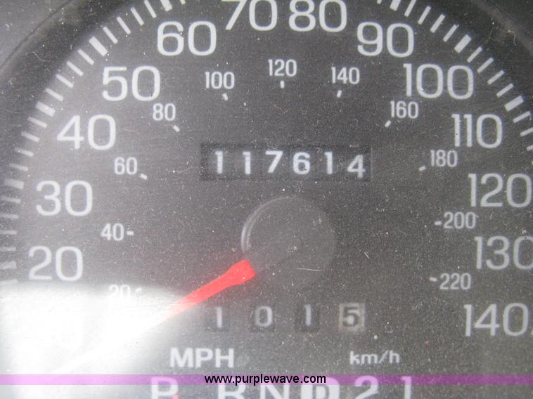 image for item I5606 2004 Ford Crown Victoria Police Interceptor