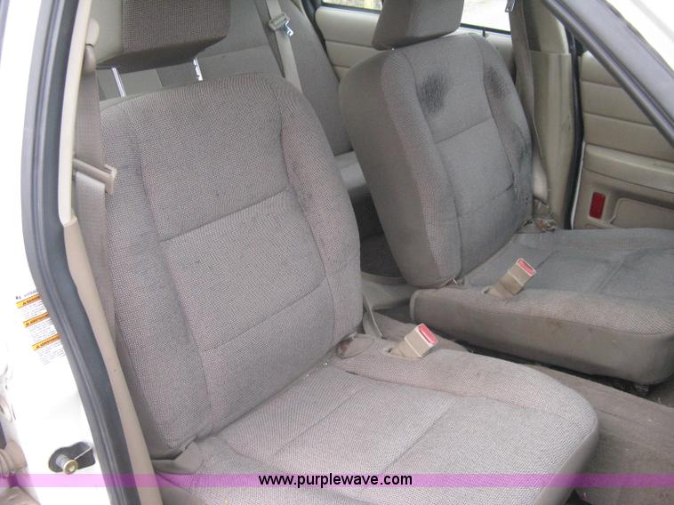 image for item I5606 2004 Ford Crown Victoria Police Interceptor