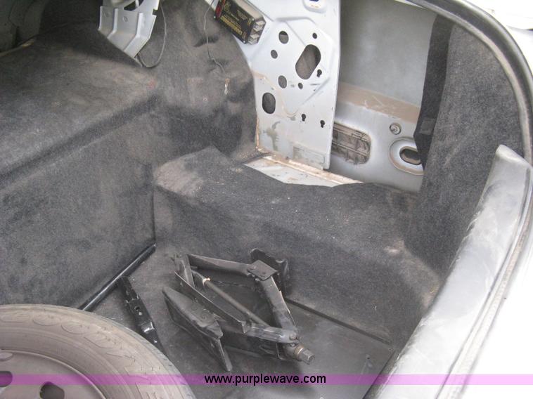 image for item I5606 2004 Ford Crown Victoria Police Interceptor