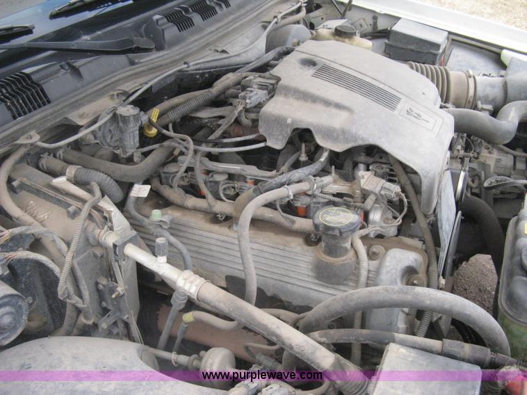 image for item I5606 2004 Ford Crown Victoria Police Interceptor