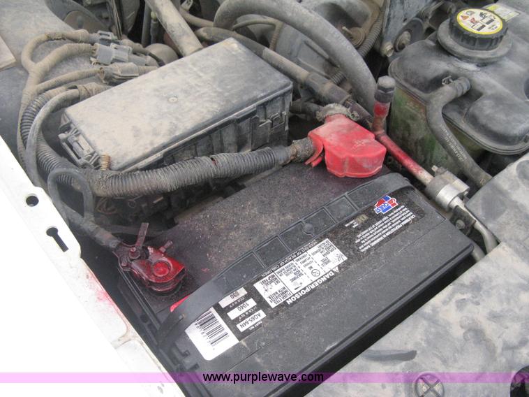 image for item I5606 2004 Ford Crown Victoria Police Interceptor