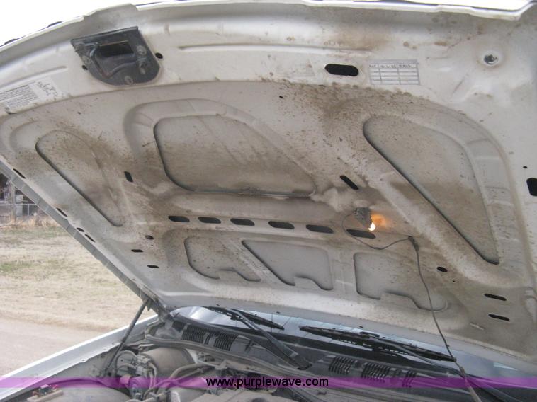 image for item I5606 2004 Ford Crown Victoria Police Interceptor