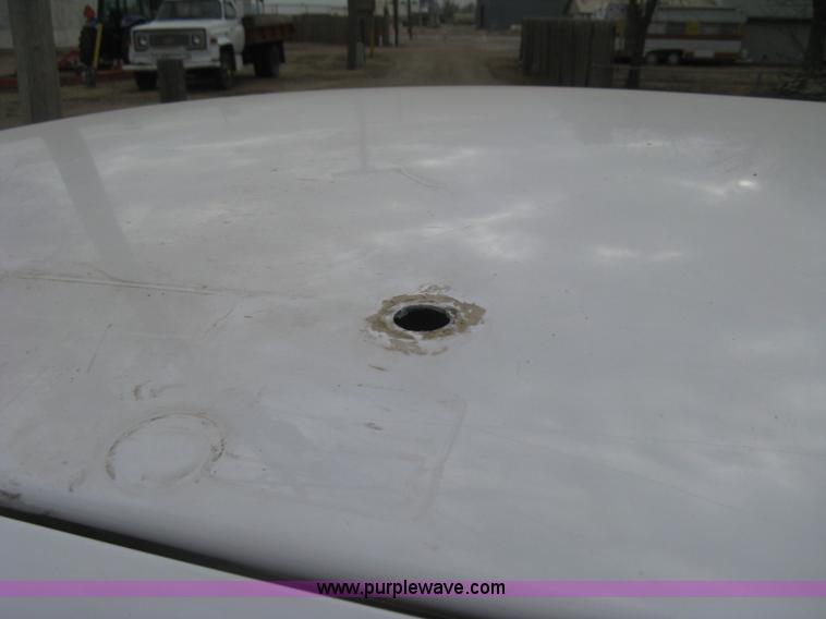 image for item I5606 2004 Ford Crown Victoria Police Interceptor