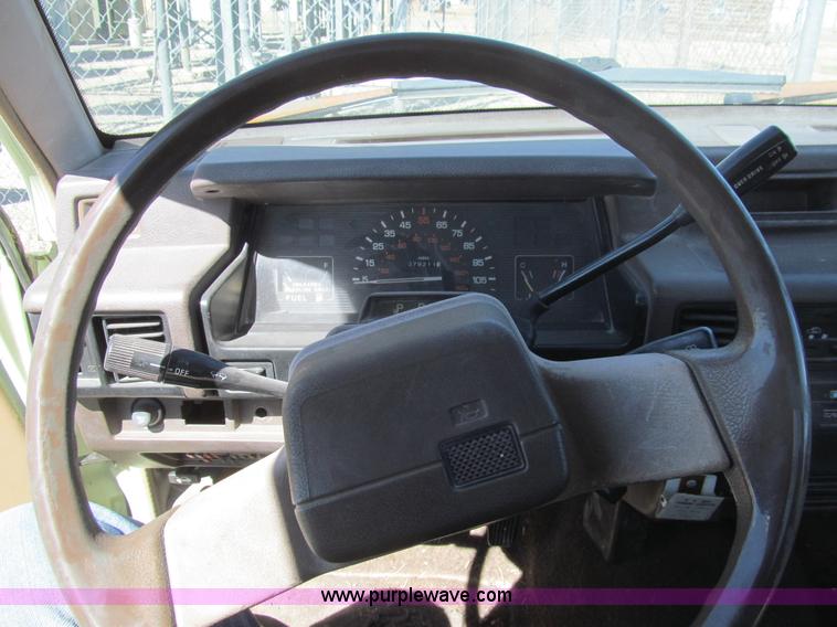 image for item I7142 1987 Dodge Ram 50 pickup truck