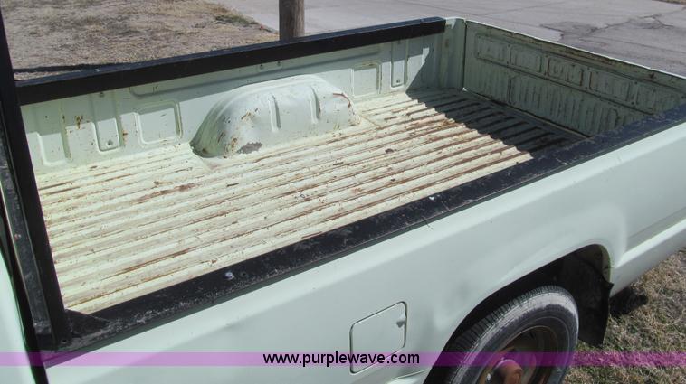 image for item I7142 1987 Dodge Ram 50 pickup truck