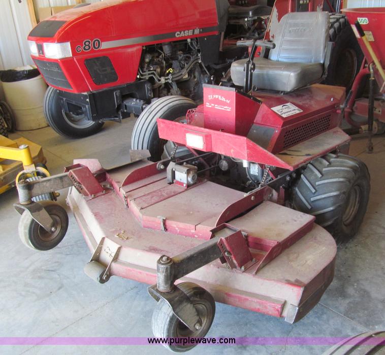 image for item I7143 2001 Zipper TS2293K zero turn lawn mower