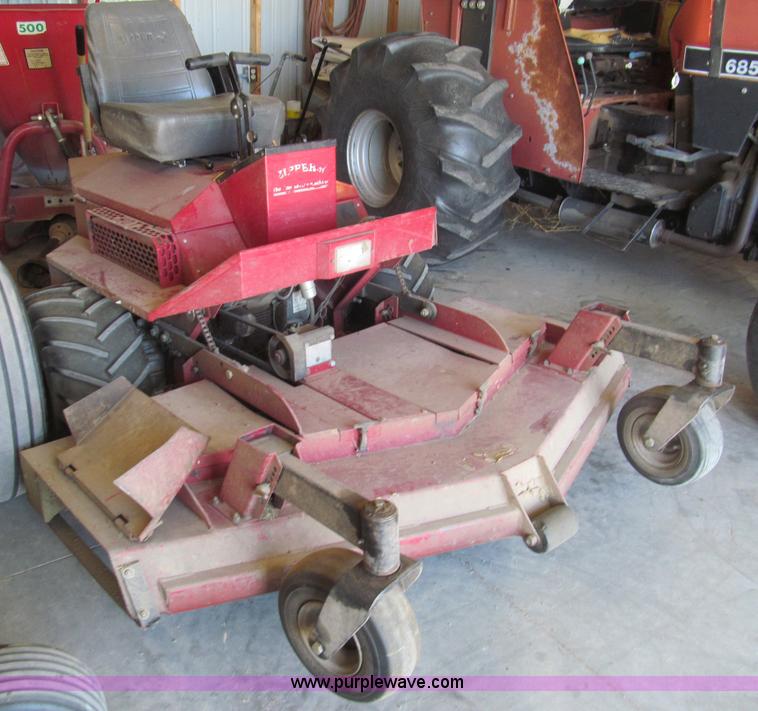 image for item I7143 2001 Zipper TS2293K zero turn lawn mower