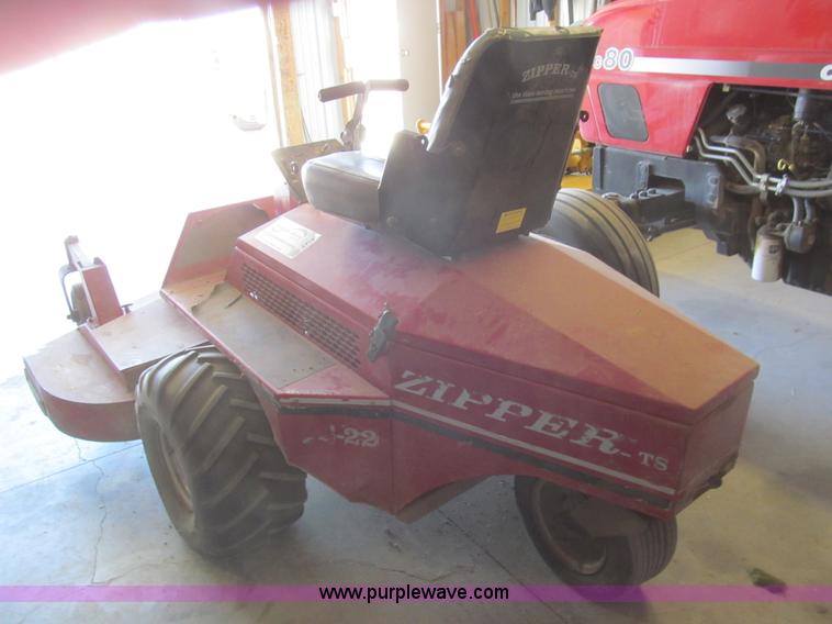 image for item I7143 2001 Zipper TS2293K zero turn lawn mower