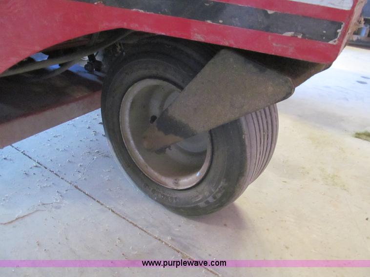 image for item I7143 2001 Zipper TS2293K zero turn lawn mower