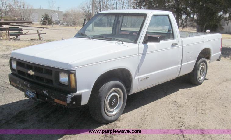 image for item I7145 1991 Chevrolet S10 pickup truck