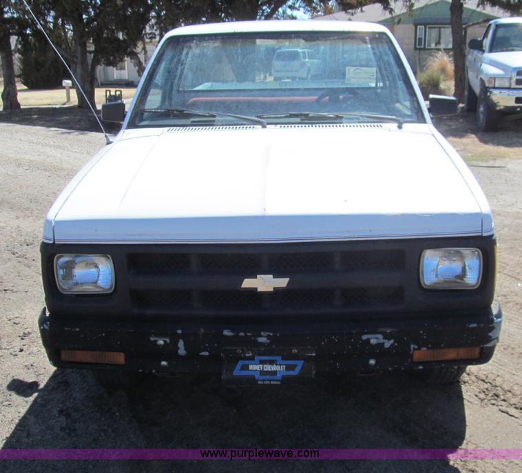 image for item I7145 1991 Chevrolet S10 pickup truck