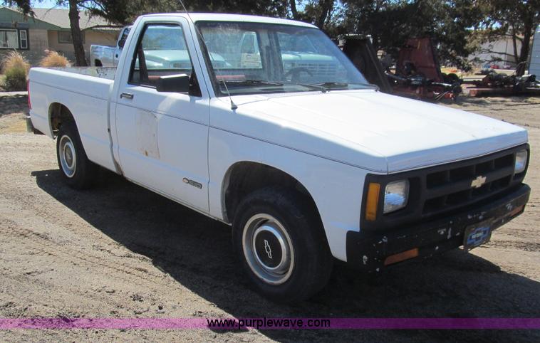 image for item I7145 1991 Chevrolet S10 pickup truck