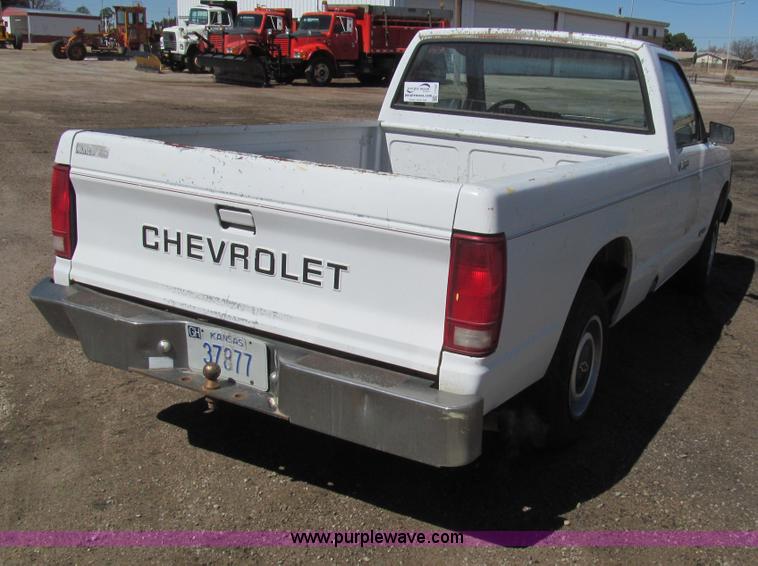 image for item I7145 1991 Chevrolet S10 pickup truck