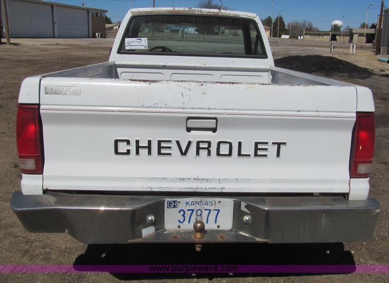 image for item I7145 1991 Chevrolet S10 pickup truck