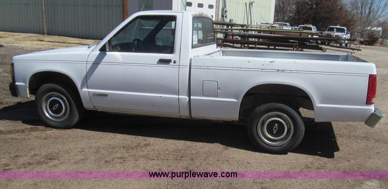 image for item I7145 1991 Chevrolet S10 pickup truck