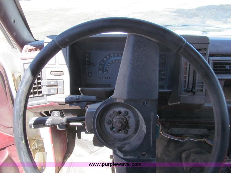 image for item I7145 1991 Chevrolet S10 pickup truck